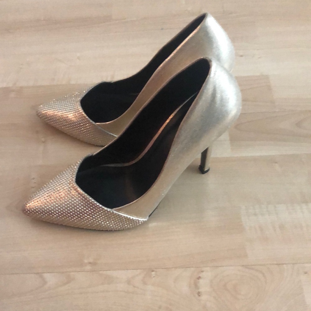 Gold Aldo highheels